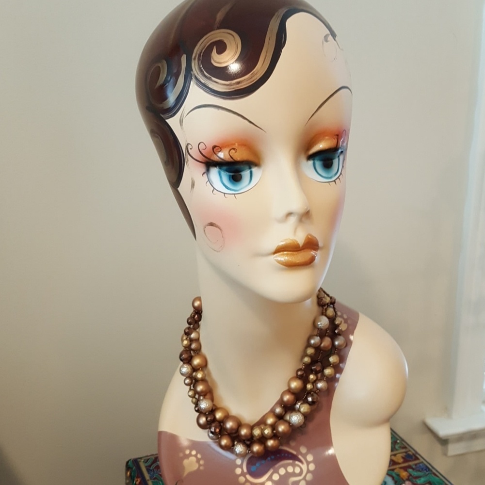 Copper colored necklace